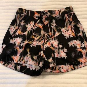 tangerine Womens Black Floral shorts with inner panty lining. New w/no tags. M. 